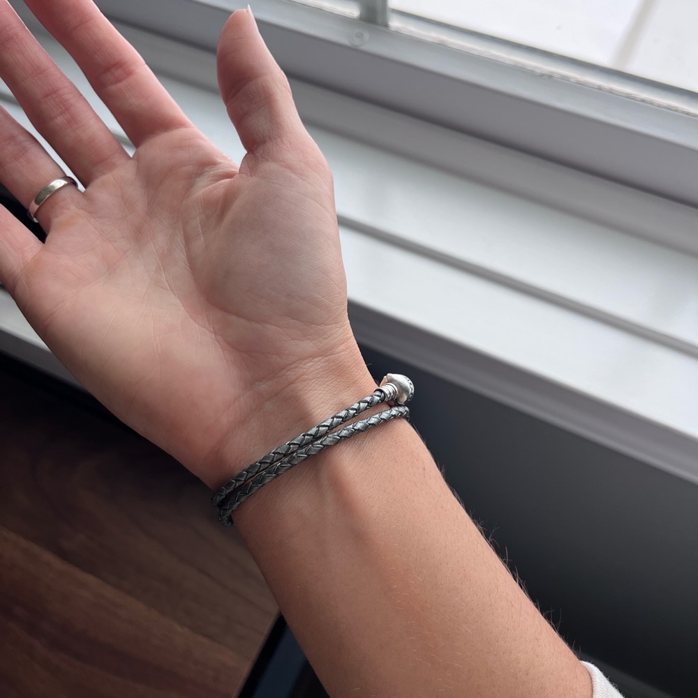 Leather PANDORA Bracelet & Jewelry Box Set - Picture 4 of 10